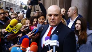 Гешев разкри схемата на бандата, откраднала над 60 млн. евро от 47 фирми и компании, сред тях са...