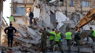 Албания потъна в траур, още не могат да преброят труповете