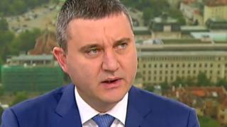 Горанов обясни защо Каракачанов си е носил сам куфара на слизане от самолета в САЩ 
