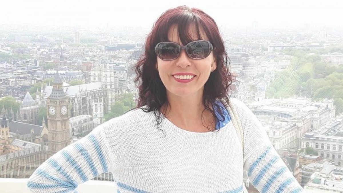Пикантни СНИМКИ и още разкрития за психиатърката, въртяла афери за 500 000 лева