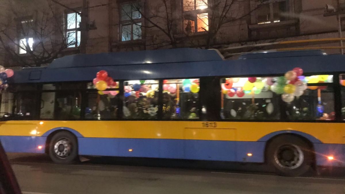 Такова нещо със софийски тролей никога не се бе случвало! Уникални СНИМКИ