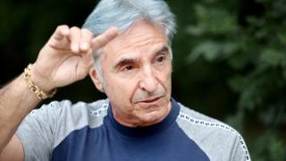 Диджей Теди Лаков със страховито признание за опрян автомат в гърдите му