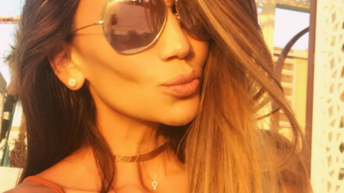 Ивайла Бакалова пръсна сексапил в Дубай и... СНИМКИ 18+