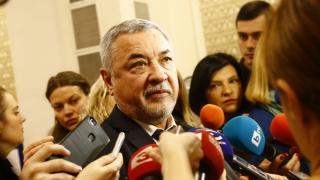 Валери Симеонов: Минимална пенсия от 500 лева и безплатни лекарства