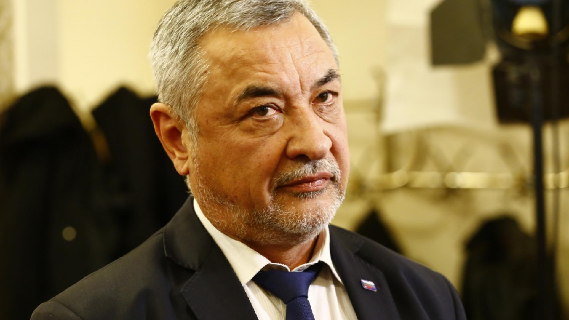 Официално: И Валери Симеонов влиза в битката за президент