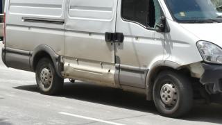 Ученик открадна и подкара микробус в Пазарджик