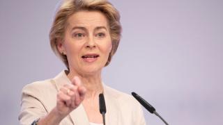 Урсула фон дер Лайен идва в България в деня на размисъл