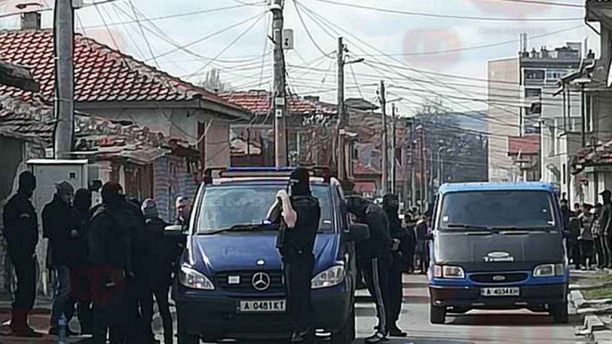 Две мутри арестувани в бургаския кв."Комлука"