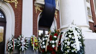 БЛИЦ TV: Опечалени близки и приятели изпращат Ламбо в последния му път в затворен ковчег СНИМКИ  