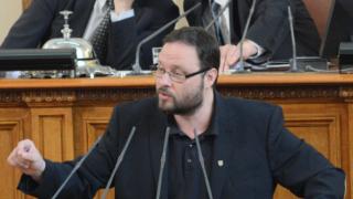 "Атака" против Деница Сачева за социален министър