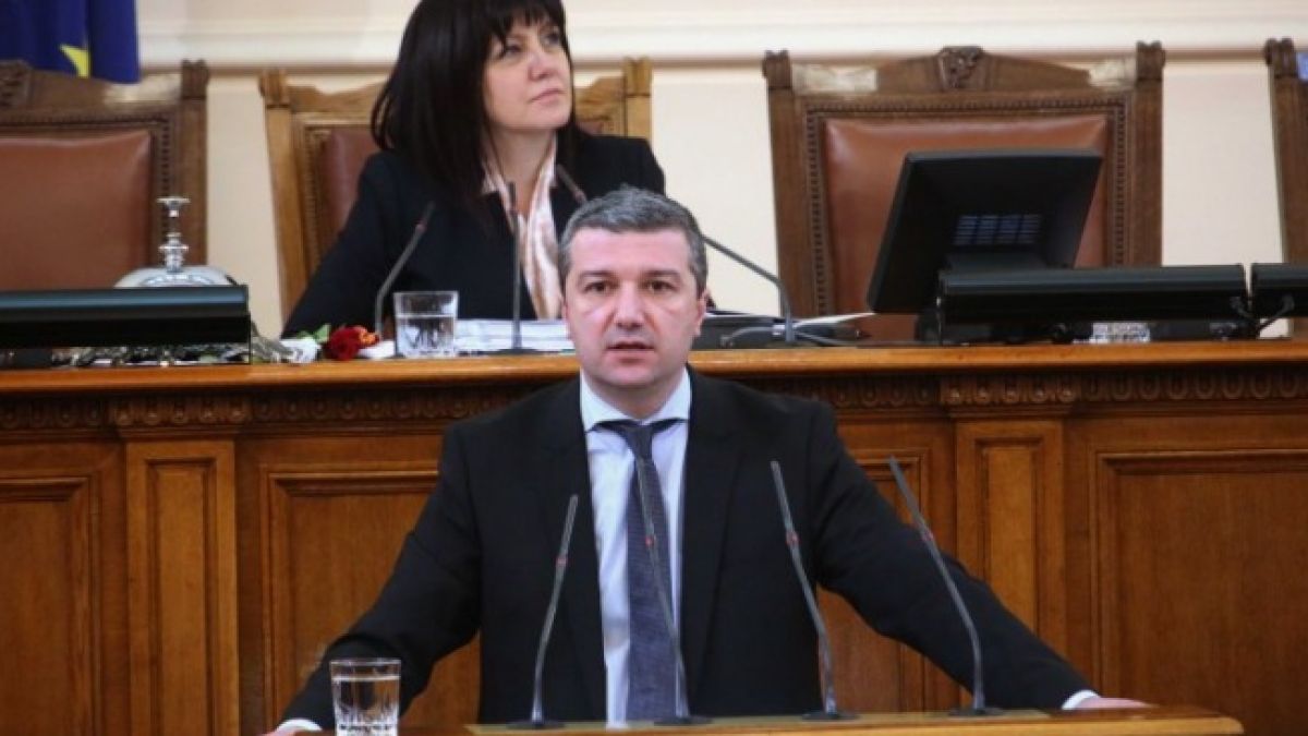 Драгомир Стойнев: С Деница Сачева джендър идеологията се връща на политическото поле