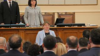 Парламентът освободи Бисер Петков 