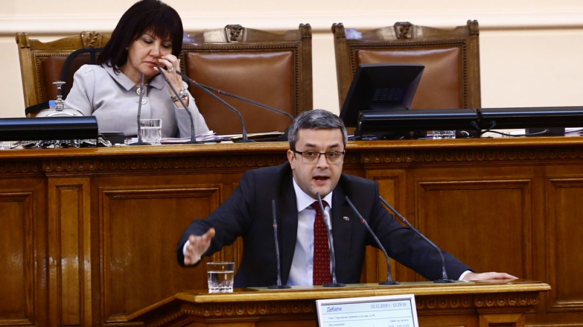Тома Биков към БСП: Парламентът няма да се разпуска! 
