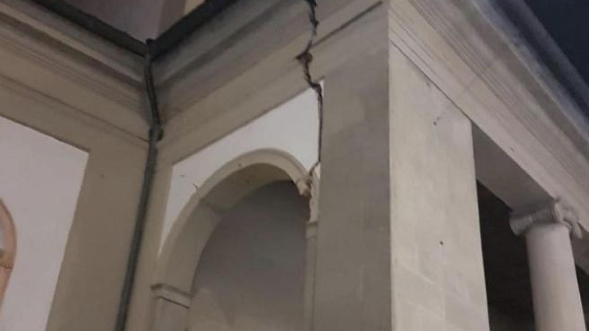 Силен трус докара паника във Флоренция! Хората спаха по колите си ВИДЕО