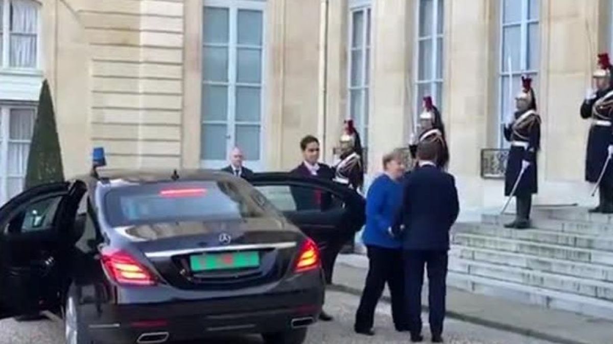 Елисейският дворец наруши протокола заради канцлера Меркел ВИДЕО