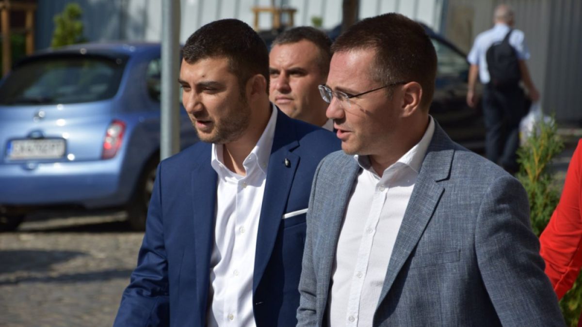 Пълен шок! Хванаха Джамбазки да шофира пиян