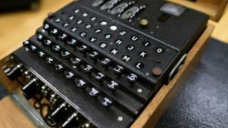 Легендарна кодираща машина се продава за 100 000 долара