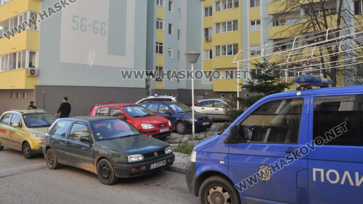 Зловещ инцидент пред блок в Хасково смрази минувачите СНИМКИ 