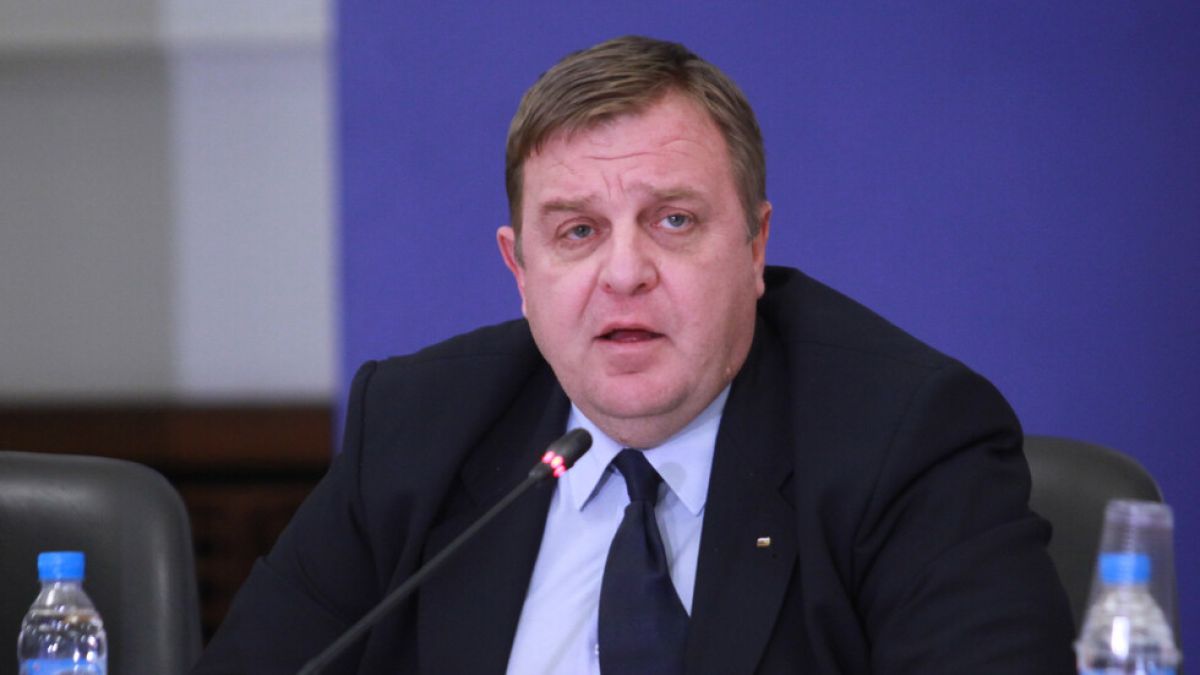 Каракачанов разкри кои чужди компании са ни оферирали за бойните машини на армията 