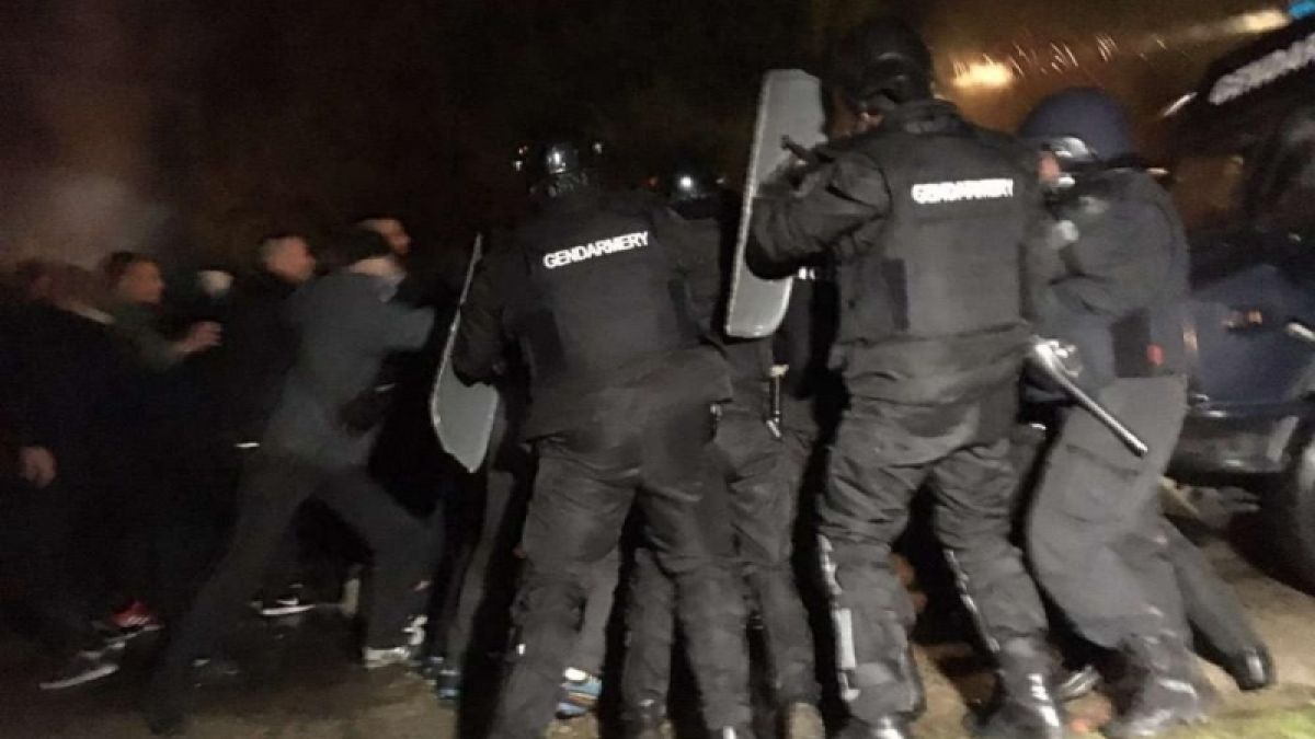 Само в БЛИЦ! Столичният кв. "Филиповци" почерня от полиция, ето какво се случва 