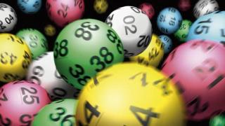 Издирват късметлия, спечелил $ 372 милиона
