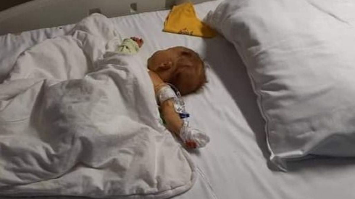 Бебето Мартина има 8 дни, за да изпревари смъртта