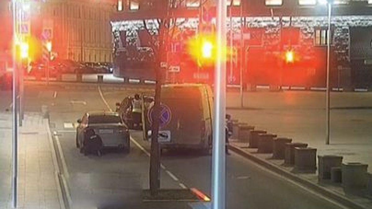 Кървава престрелка с автомати в центъра на Москва ВИДЕО 