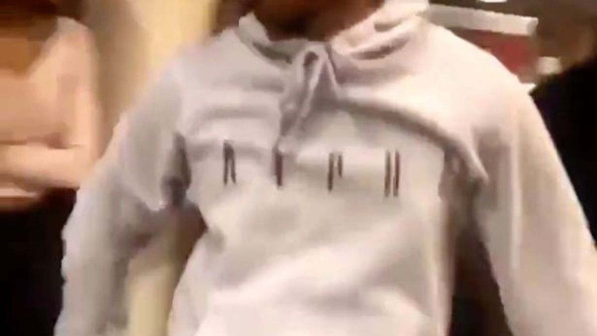 Тупак е жив! Видяха легендарния рапър да танцува в ресторант ВИДЕО 