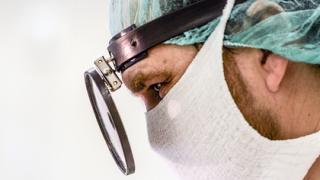 Хирург е извършил нещо ужасно със стотици деца