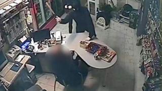 Продавач в газстанция в Алтимир изживя най-големия си кошмар 