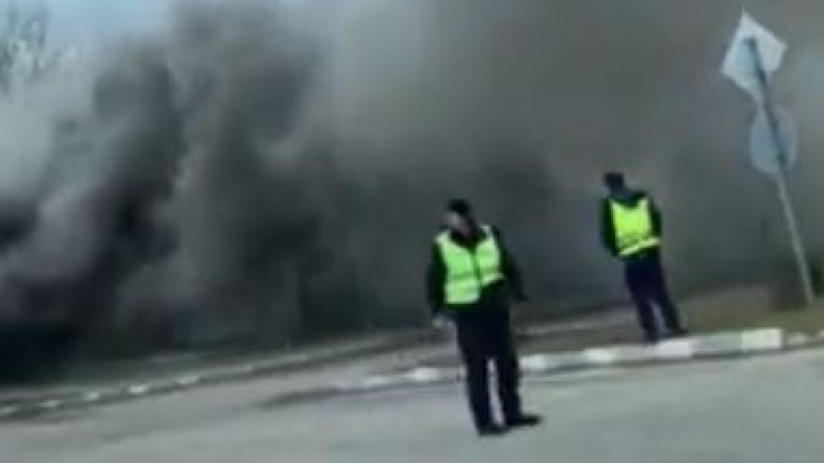 Сигнал до БЛИЦ! Огнен ад на гара Бяла ВИДЕО