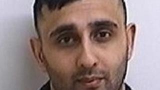 Секс скандал с красива надзирателка и мургав пандизчия СНИМКИ