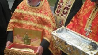 Обичан от цял Бургас свещеник е в болница  в критично състояние