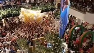 Безумие: Десетки смачкани в тълпа при раздаване на безплатни подаръци ВИДЕО 