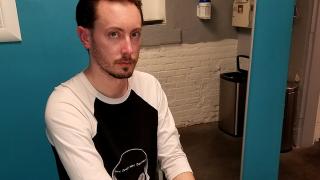 Феномен: Мъж отключва кола, врати и компютри с "ключ" под кожата му ВИДЕО