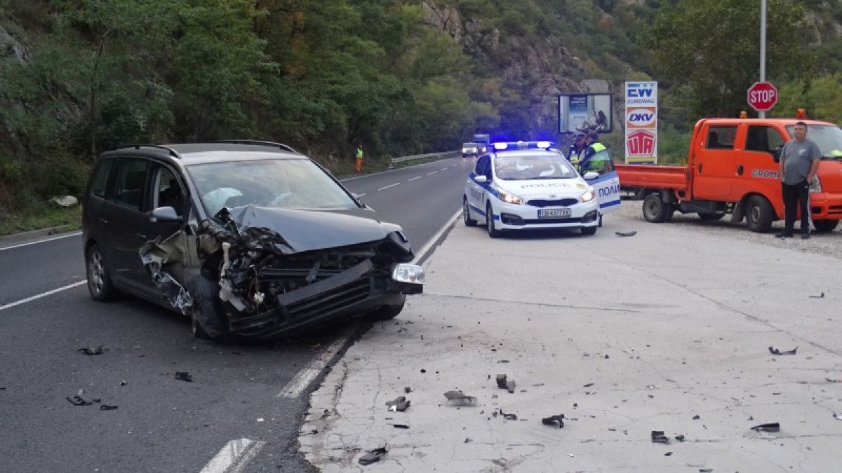 Странно: България е единствена в света, в която се иска диплома за шофьорски курс