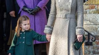 Принцеса Шарлот покори целия свят с първия си реверанс към Елизабет II ВИДЕО 