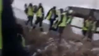 Извънредно! Пътнически самолет със 100 души на борда се разби след излитане ВИДЕО