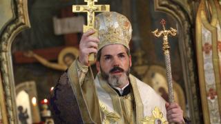 Митрополит ни накара да се засрамим: Не подаръците, а Рождество Христово е смисъла на Коледа