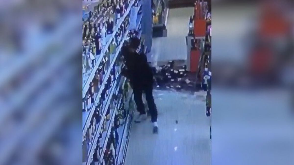 Бежанец разби стотици бутилки с алкохол в магазин в Германия ВИДЕО