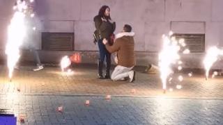 Млада варненка никога няма да забрави това, което любимият й направи навръх Коледа СНИМКИ 
