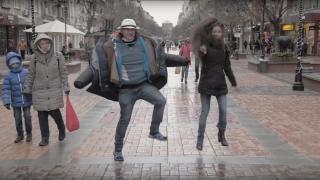 Бившият на Пенка Карибското тяло шокира с вида си на софийска улица ВИДЕО 