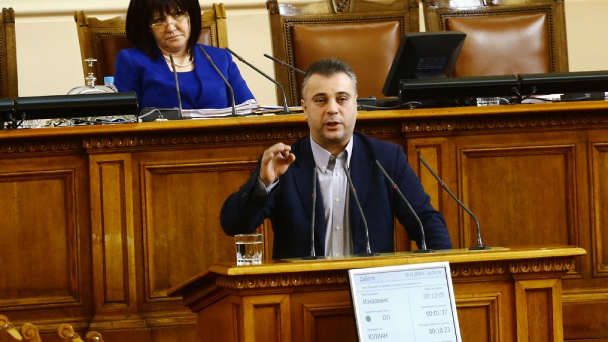 Юлиан Ангелов: БСП крещят "оставка", но на ум викат "заплатка"