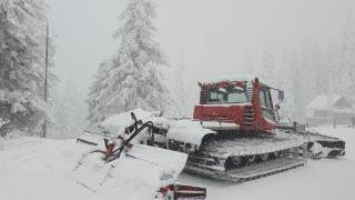 На ръба на бедствието на Рожен и Превала заради обилния сняг 