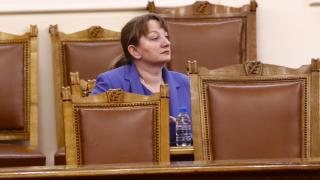Деница Сачева се върна на първото си работно място СНИМКИ