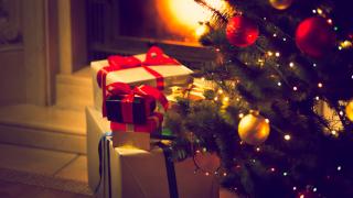 Коледният дух завладя Майкъл твърде рано и му бръкна дълбоко в джоба