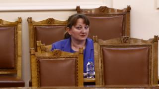 Бивш министър на ГЕРБ попиля Асен Василев