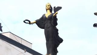 Нещо невероятно стана в София, мъж разказа какво е заварил на колата си СНИМКА