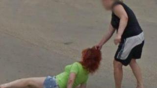 Свиреп женски бой вдигна на крак наш курортен град, перничанка е в нокаут, а на дъното стои чичо любовник СНИМКИ 18+