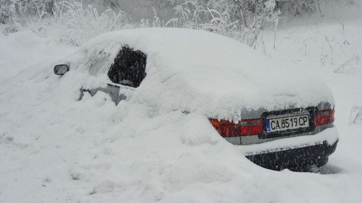 Meteo Balkans: Циклон връхлита България - иде люта зима с преспи